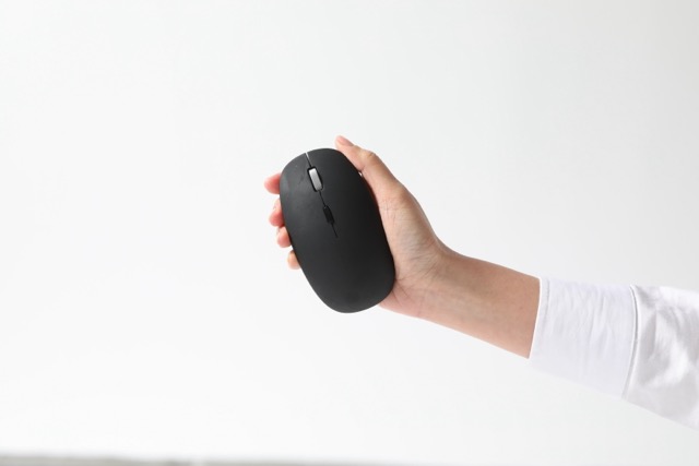 [POUT] HANDS 4 - Wireless Charging Mouse		